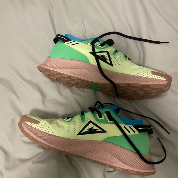 Nike Pegasus Trail 2 - Picture 2 of 5